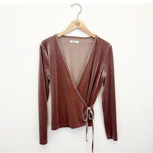 Madewell Velvet Wrap Blouse in Mauve in Medium
